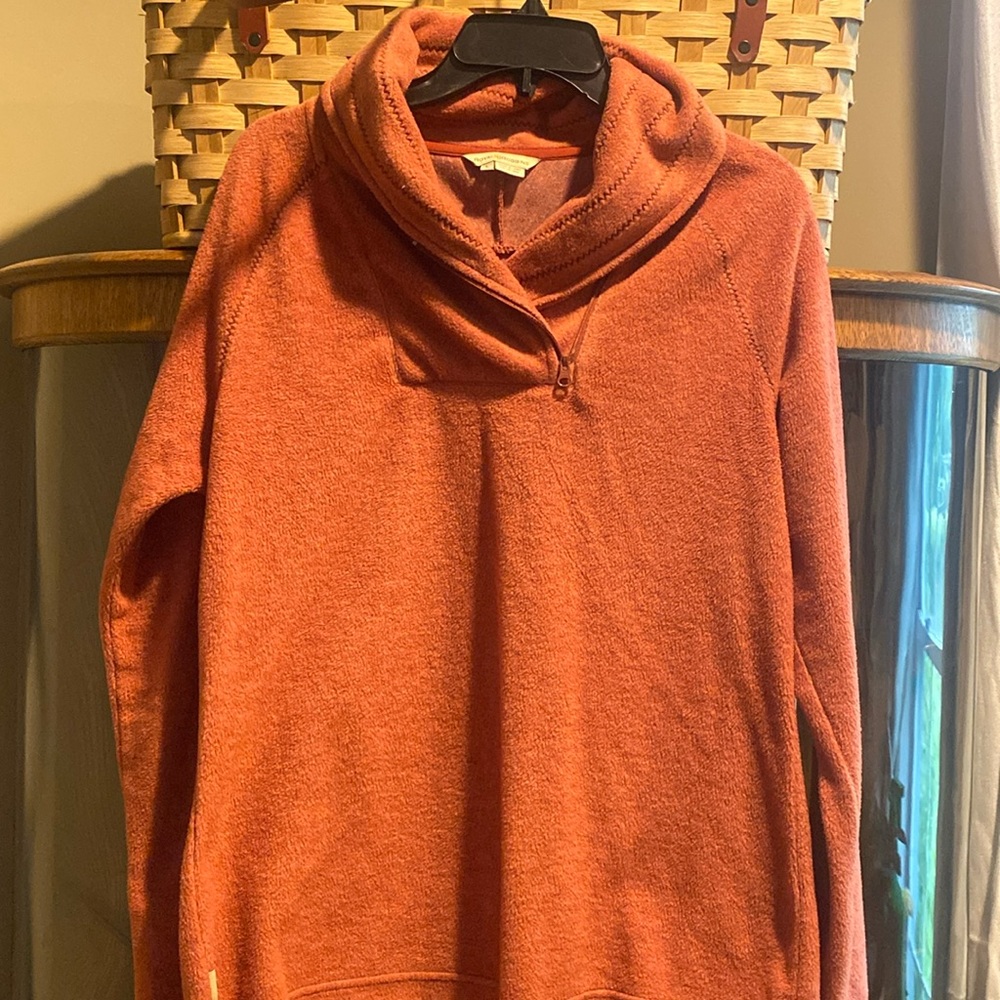 Royal Robbins fleece pull over size large.